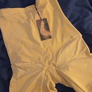 Shape wear shorts size xl